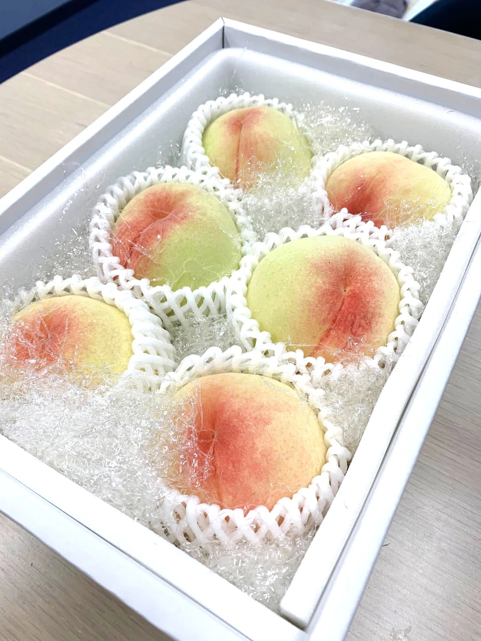 『会員のお父様から瑞々しい白桃いただきました(*^▽^*)』ナナイロブログサムネイル