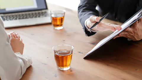 高知結婚相談所 ナナイロのブログ記事『【仲人が解説】結婚相談所で成婚が早い人は「仲人の使い方」が違う』