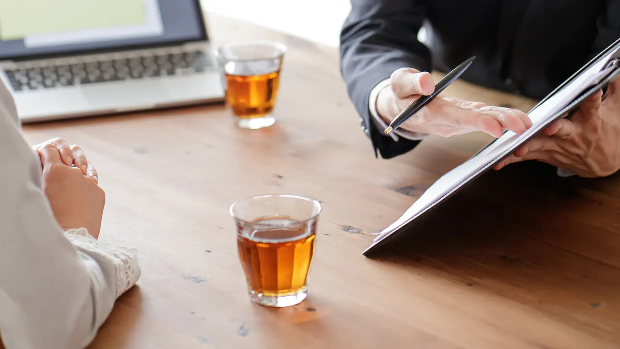 『【仲人が解説】結婚相談所で成婚が早い人は「仲人の使い方」が違う』ナナイロの婚活ブログサムネイル